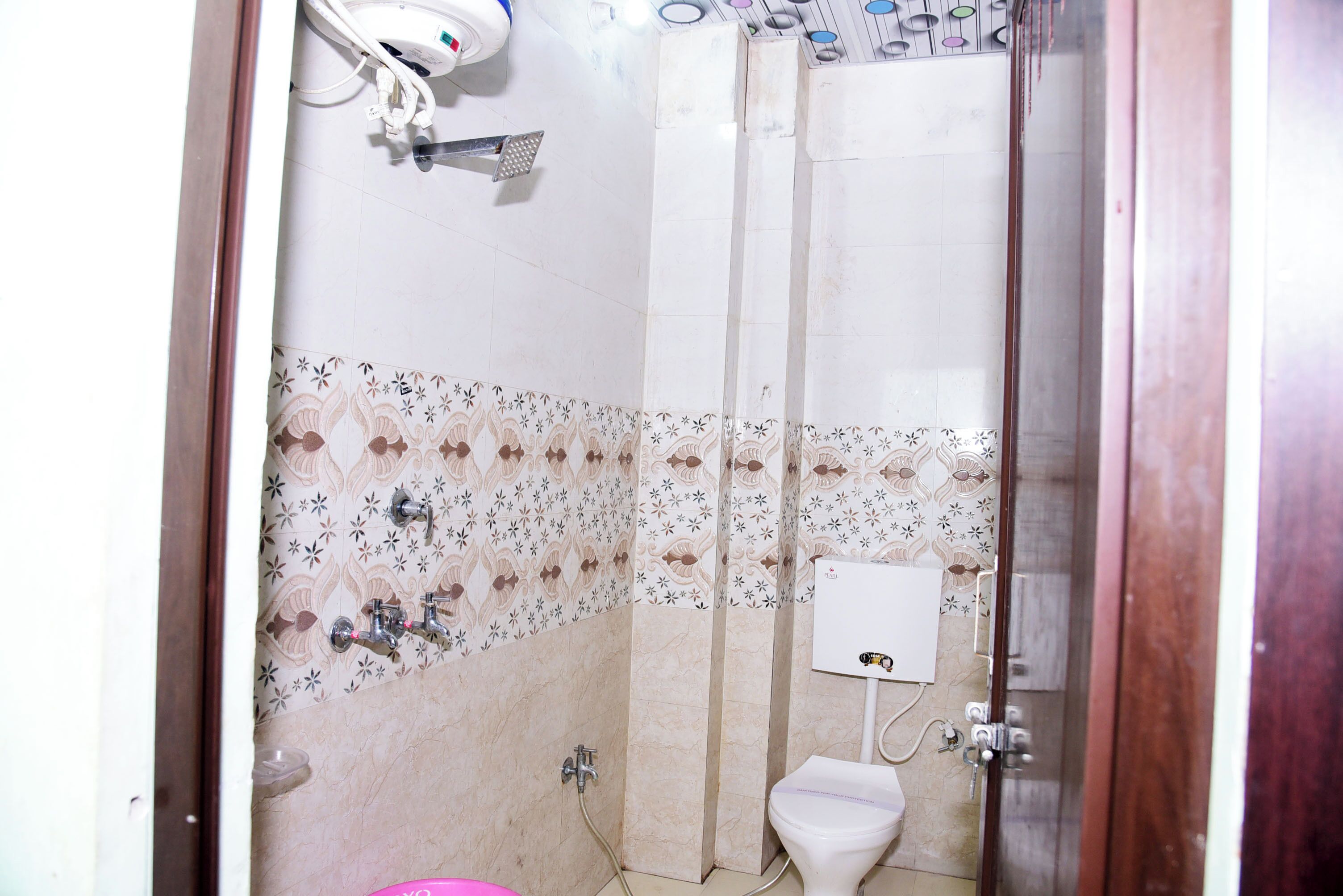 Deluxe Double Room | Bathroom | Free toiletries, towels