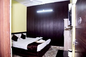 Desk - Hotel Shree Mahalaxmi (Karchana)