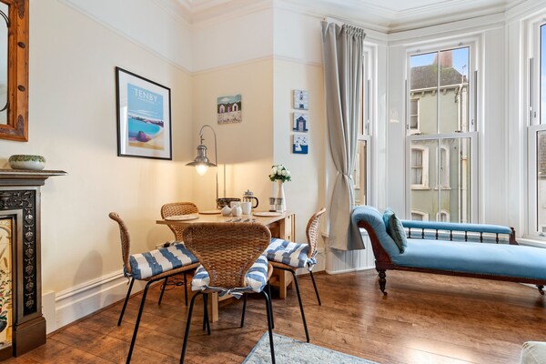 Sherbourne House - Seaside Apartment - Tenby