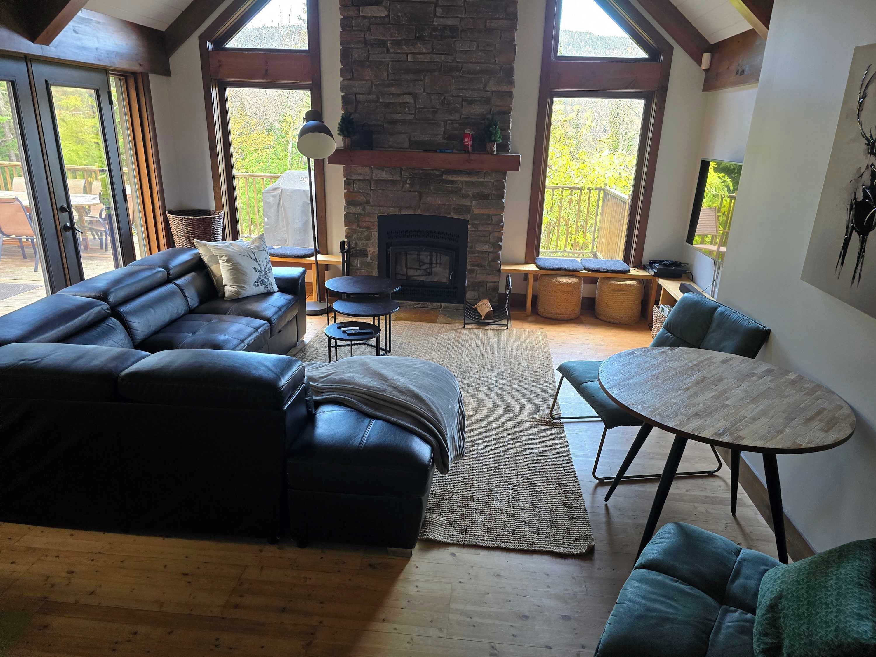 电视、壁炉、桌上足球