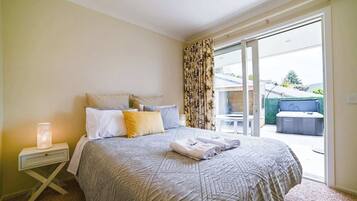 3 Schlafzimmer, Schreibtisch, BĂŒgeleisen/BĂŒgelbrett, WLAN