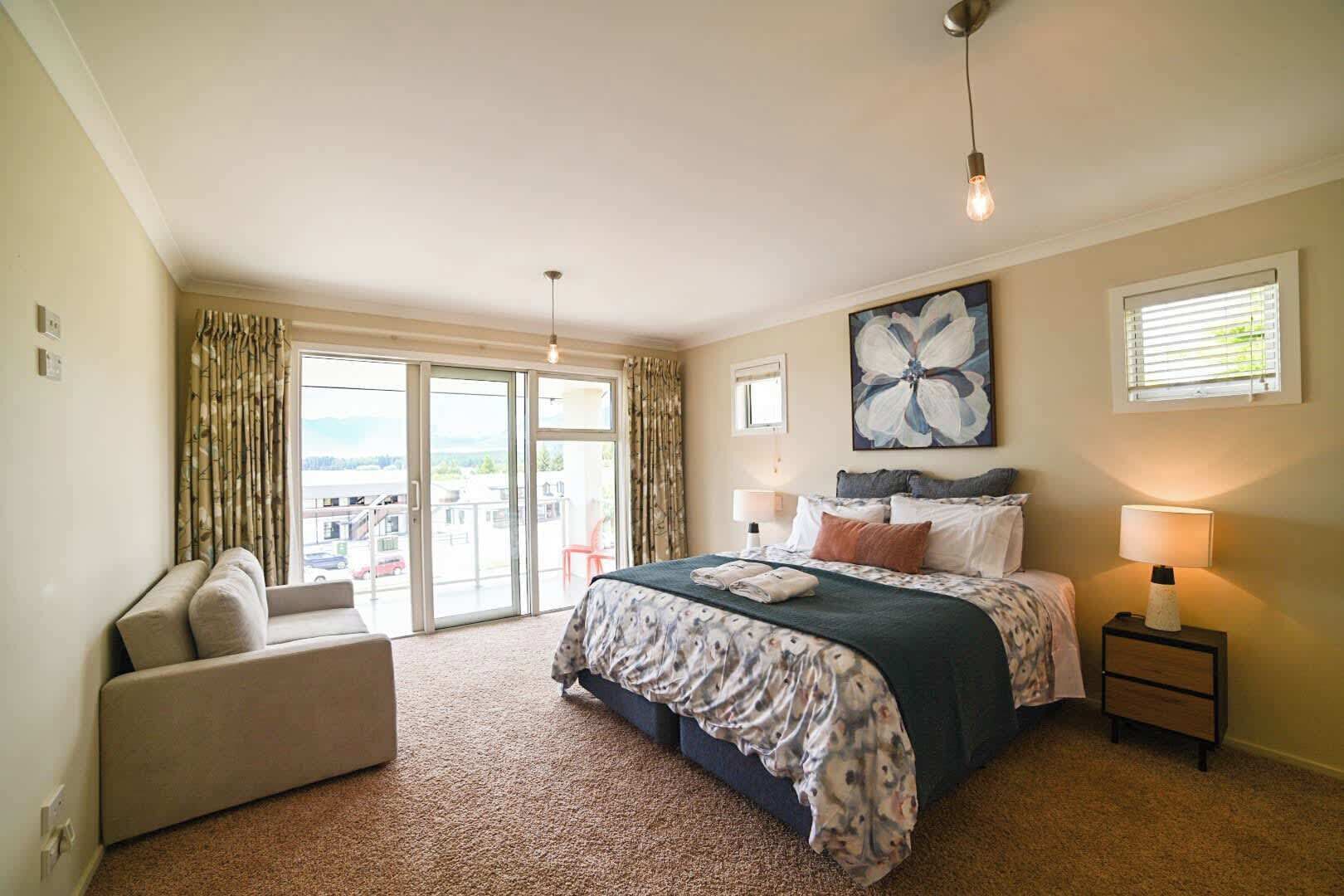 3 bedrooms, desk, iron/ironing board, WiFi