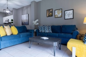 Apartment | 3 bedrooms, Internet - Cozy Family 3BR Townhouse Perfect Stay for 6 Guests (Kissimmee)