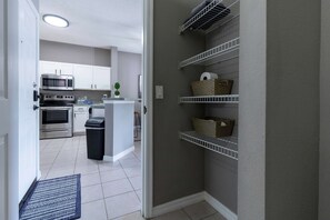 Apartment | 3 bedrooms, Internet - Cozy Family 3BR Townhouse Perfect Stay for 6 Guests (Kissimmee)