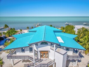 Exterior - Morton Manor Estate - 9bed/7.5bath multi home property with private pool, pickleball court, putting green, dockage & more (Marathon)