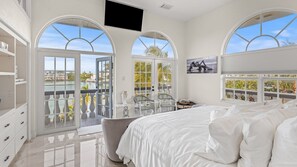 6 bedrooms, free WiFi, bed sheets