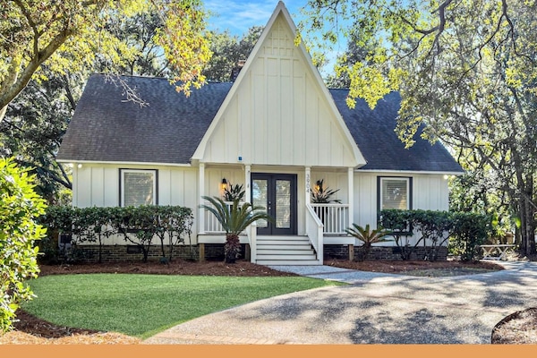 Welcome Home to 3904 Hartnett Orchard on Hartnett | 3904 Hartnett Blvd | Isle of Palms, SC Orchard on Hartnett | 3904 Hartnett Blvd | Isle of Palms, SC | IOP Escapes