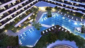 2 outdoor pools - Luxurious White & Gold Haven in Makati  (Makati)