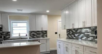 Charming 3-bedroom house in Marvelous Mamaroneck with AC, WiFi