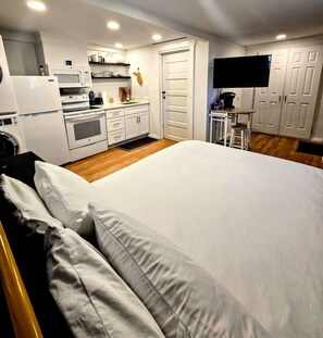 1 Schlafzimmer, Schreibtisch, Bügeleisen/Bügelbrett, kostenloses WLAN