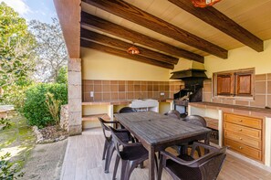 Villa | Outdoor dining - Nice Villa With Private Pool (Petra)