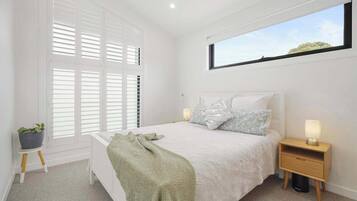 3 bedrooms, desk, iron/ironing board, WiFi