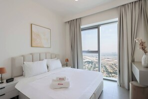 4 bedrooms, in-room safe, iron/ironing board, bed sheets