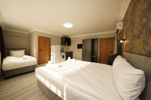 Refrigerador, silla alta para bebés