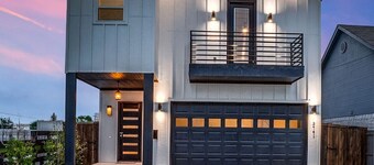 Upscale Dallas Retreat: By Trinity Groves&Downtown