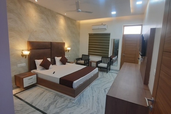 Double Room | Desk, laptop workspace, WiFi (free)