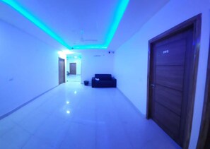 TV - THE HIGHCLASS HOTEL (Bathinda)