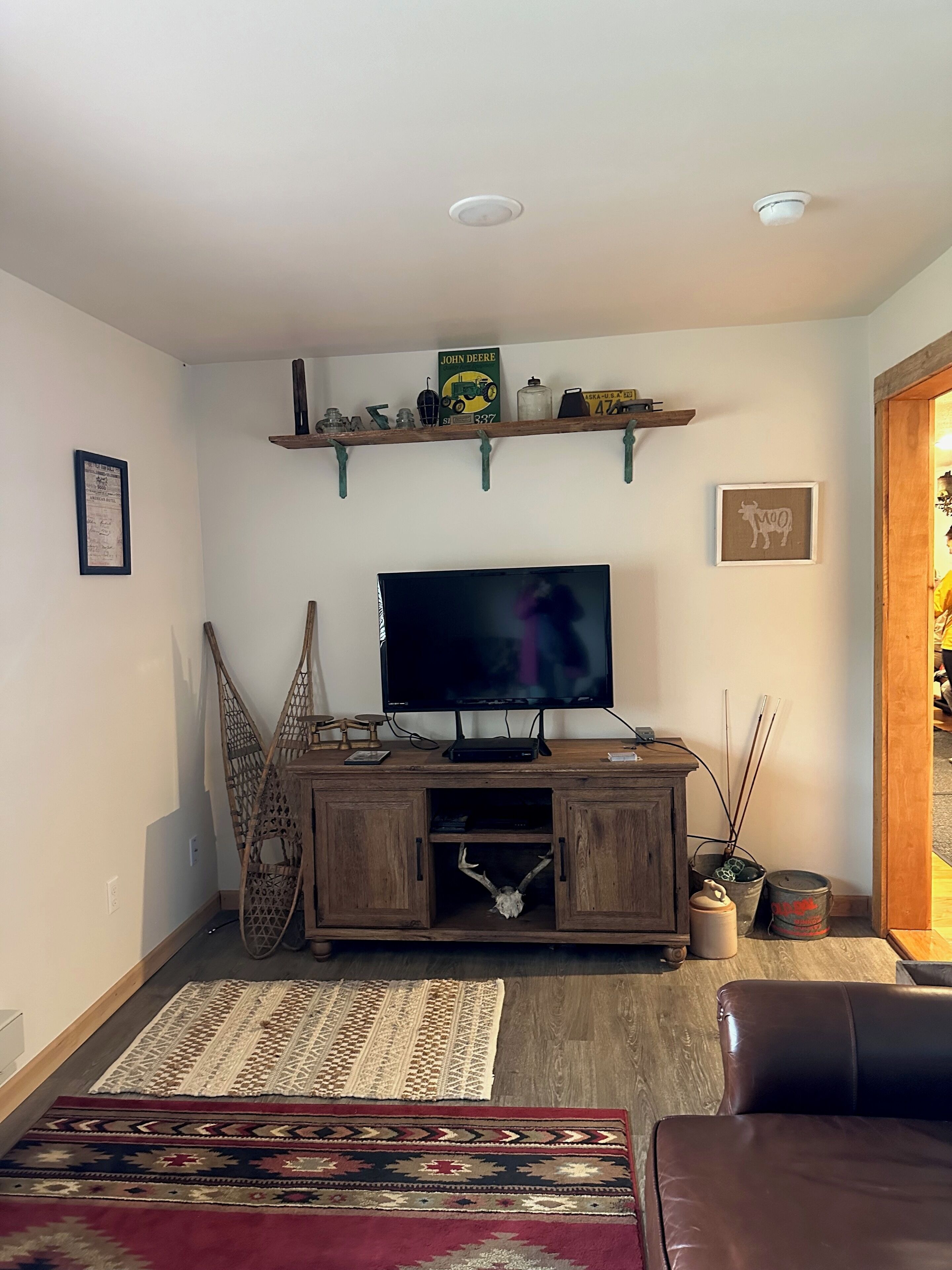 Kodiak Fishing-hunting Lodge Offers Wilderness Within Driving Distance To City - Alaska
