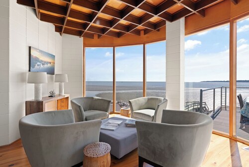 The Iconic Round House