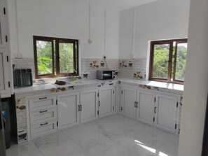 Fridge, microwave, oven, dishwasher