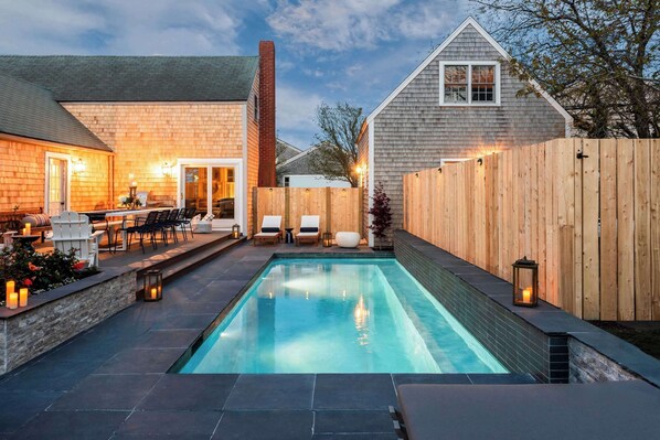 Outdoor pool, a heated pool