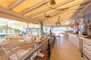 Bar (en la propiedad)