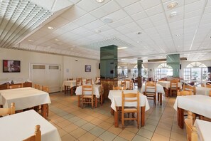 Free daily continental breakfast  - Aphrodite Beach Hotel Corfu (Corfu)