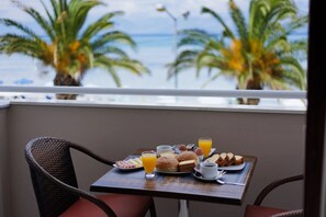 Free daily continental breakfast - Aphrodite Beach Hotel Corfu (Corfu)