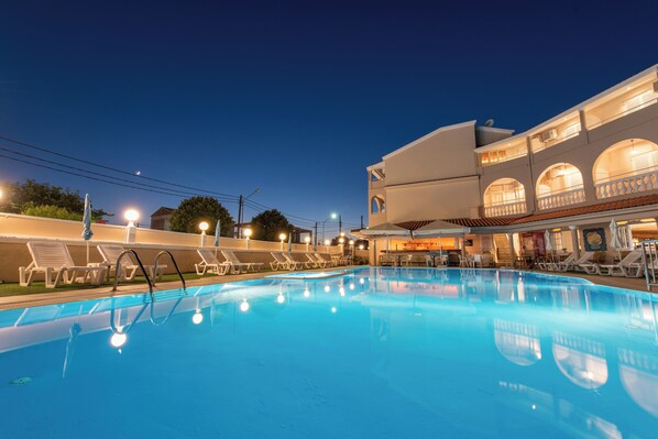 Seasonal outdoor pool