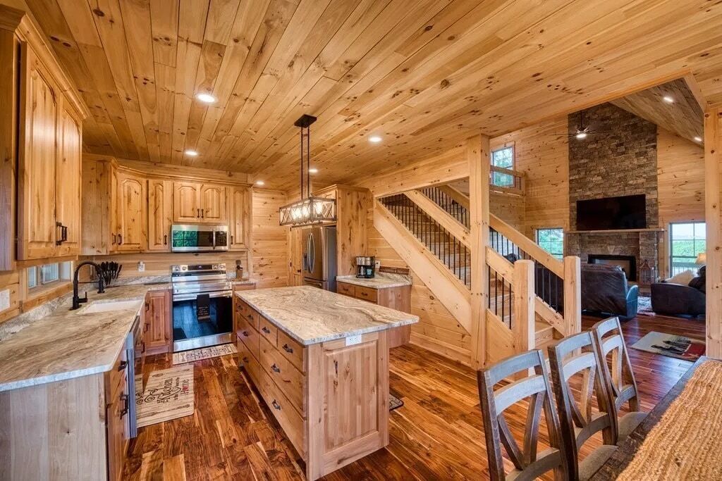 Microondas, placa de cocina, lavavajillas y cafetera o tetera