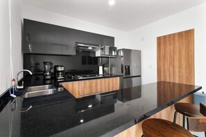 Fridge, microwave, oven, stovetop - Perfect resort style House (Playa del Carmen)