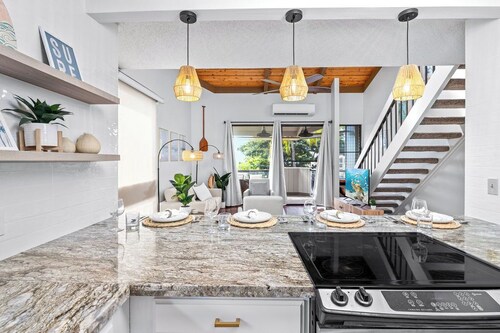 KBR#4-306 AC|Pool & Hot Tub|Walk to Aliʻi Dr