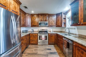 Fridge, microwave, oven, stovetop - Relocation, Renovation, Insurance,Amazing Location (Southlake)