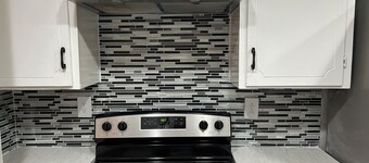 2 Bed - 2 Bath Full Private Home - Fast Wi-Fi - Sleeps 4