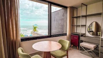 Rumah Comfort, pemandangan pantai | Makan di kamar