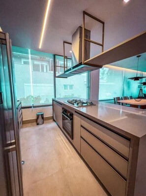 Comfort House, Beach View | Private kitchen