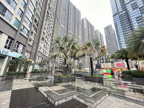 Exterior - Cozy- Vinhomes Central Park Apartments (Ho Chi Minh City)