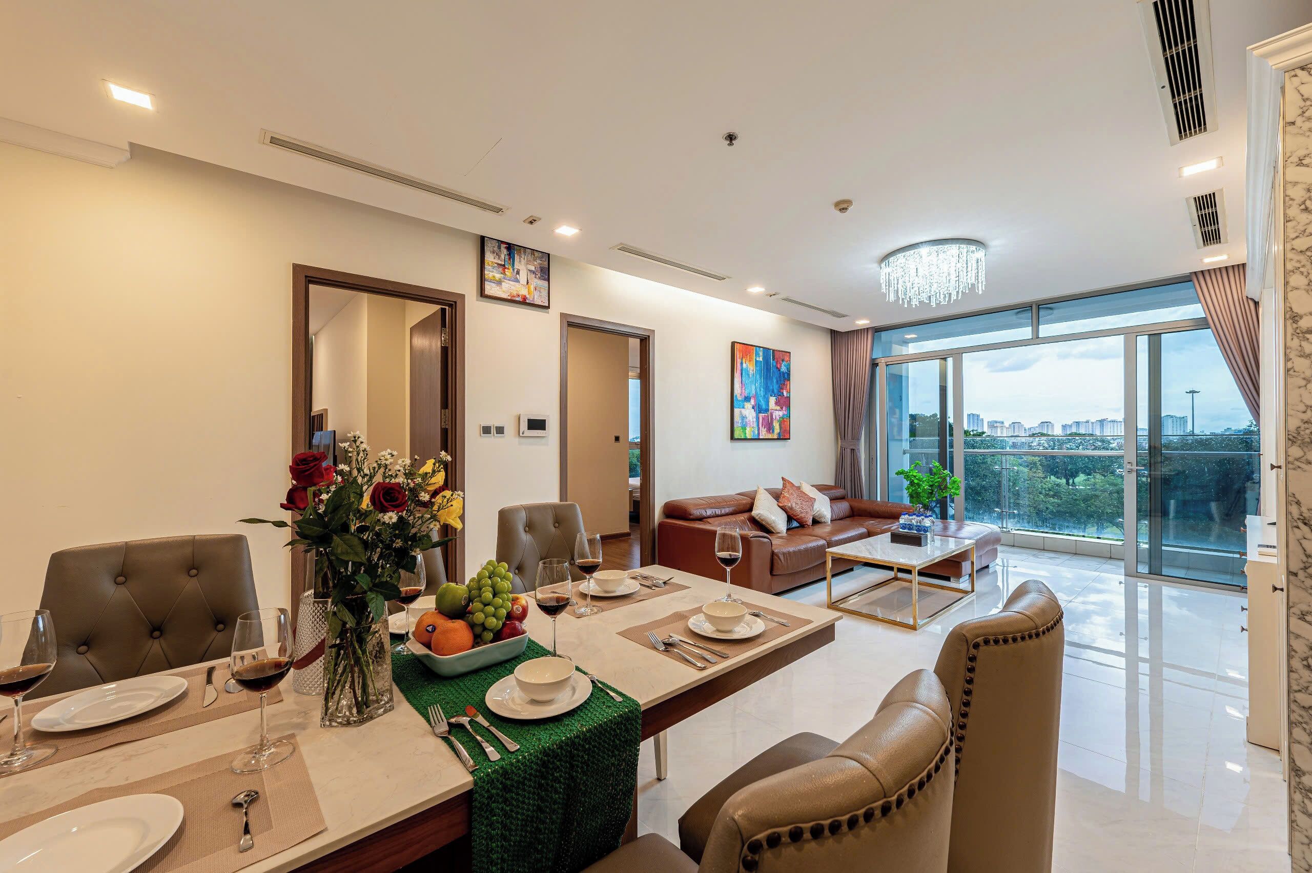 Panoramic Apartment | Private kitchen | Fridge, microwave, stovetop, cookware/dishes/utensils