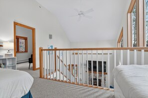 3 bedrooms, travel cot, WiFi, bed sheets