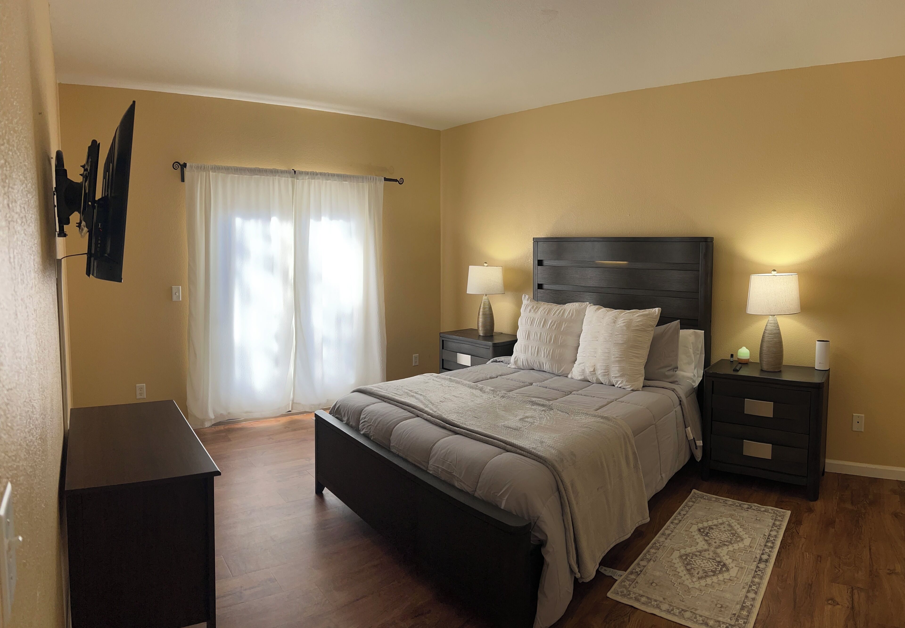 3 chambres, fer et planche à repasser, Wi-Fi, draps fournis