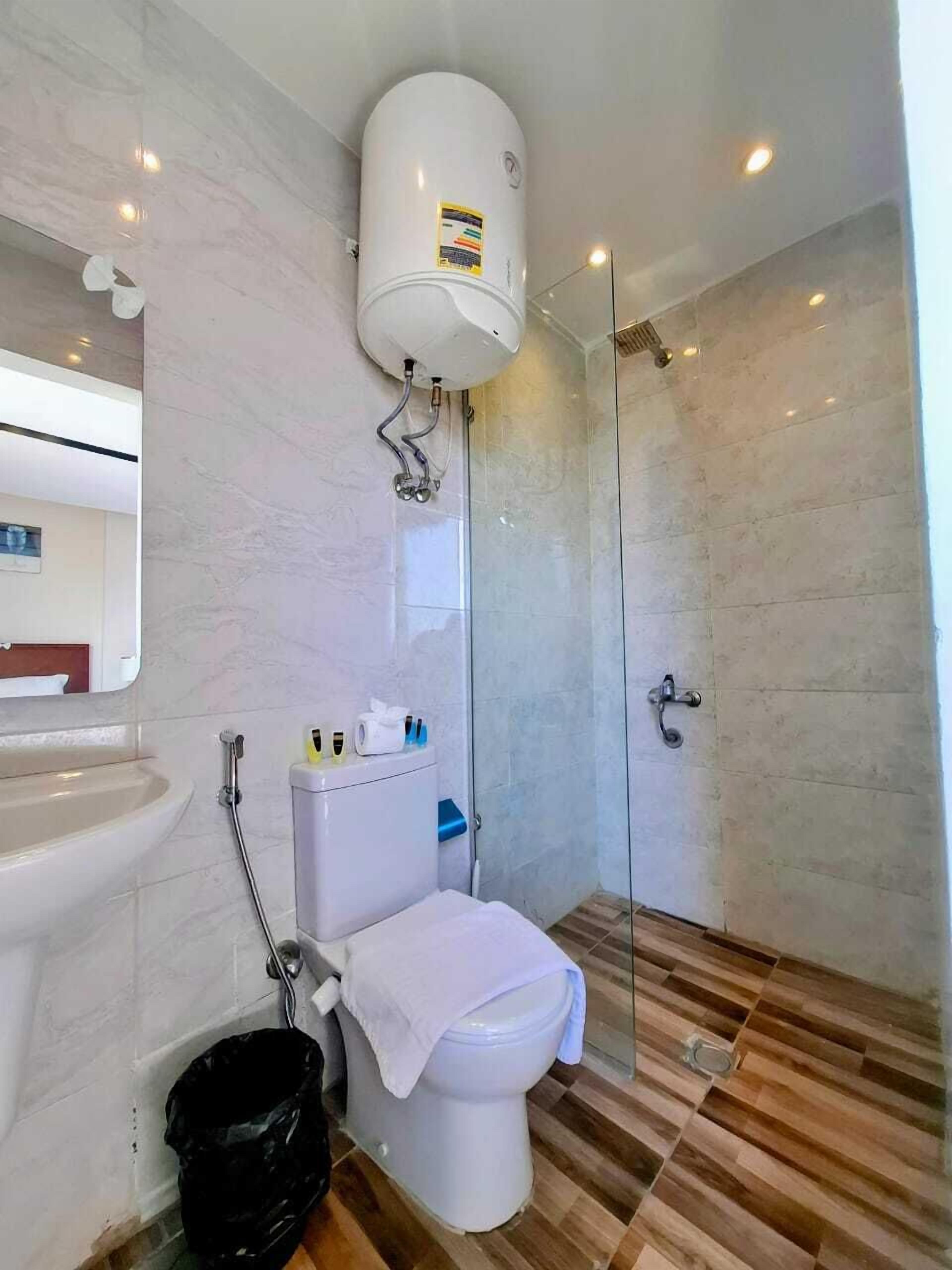 Photo - Topaz pyramids view