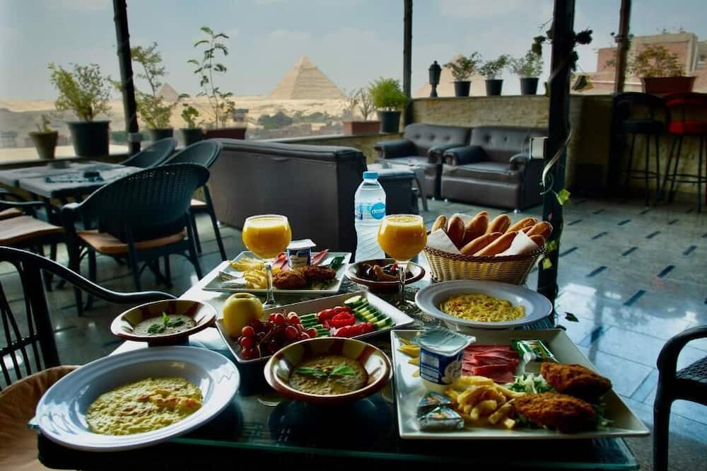 Topaz Pyramids view inn