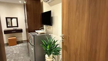 Deluxe kamer, 1 twee- of 2 eenpersoonsbedden, uitzicht op bergen | Een laptopwerkplek, gratis wifi