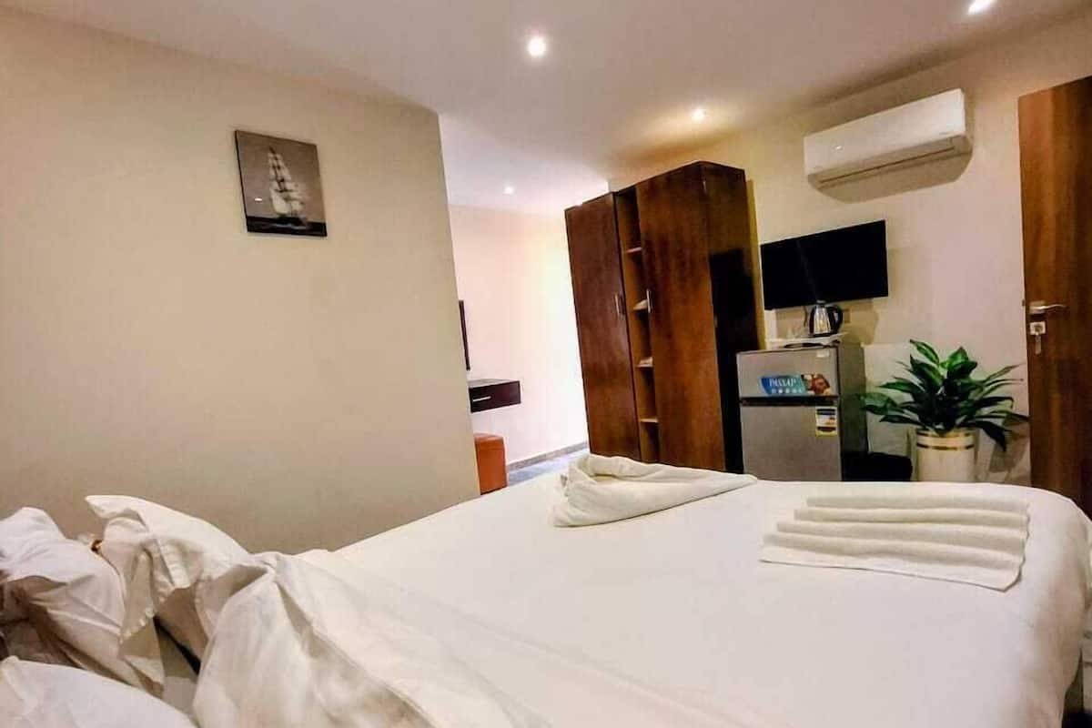 Dobbelt- eller tomannsrom – deluxe, fjellutsikt | Sengetøy i egyptisk bomull, sengetøy av topp kvalitet og minibar