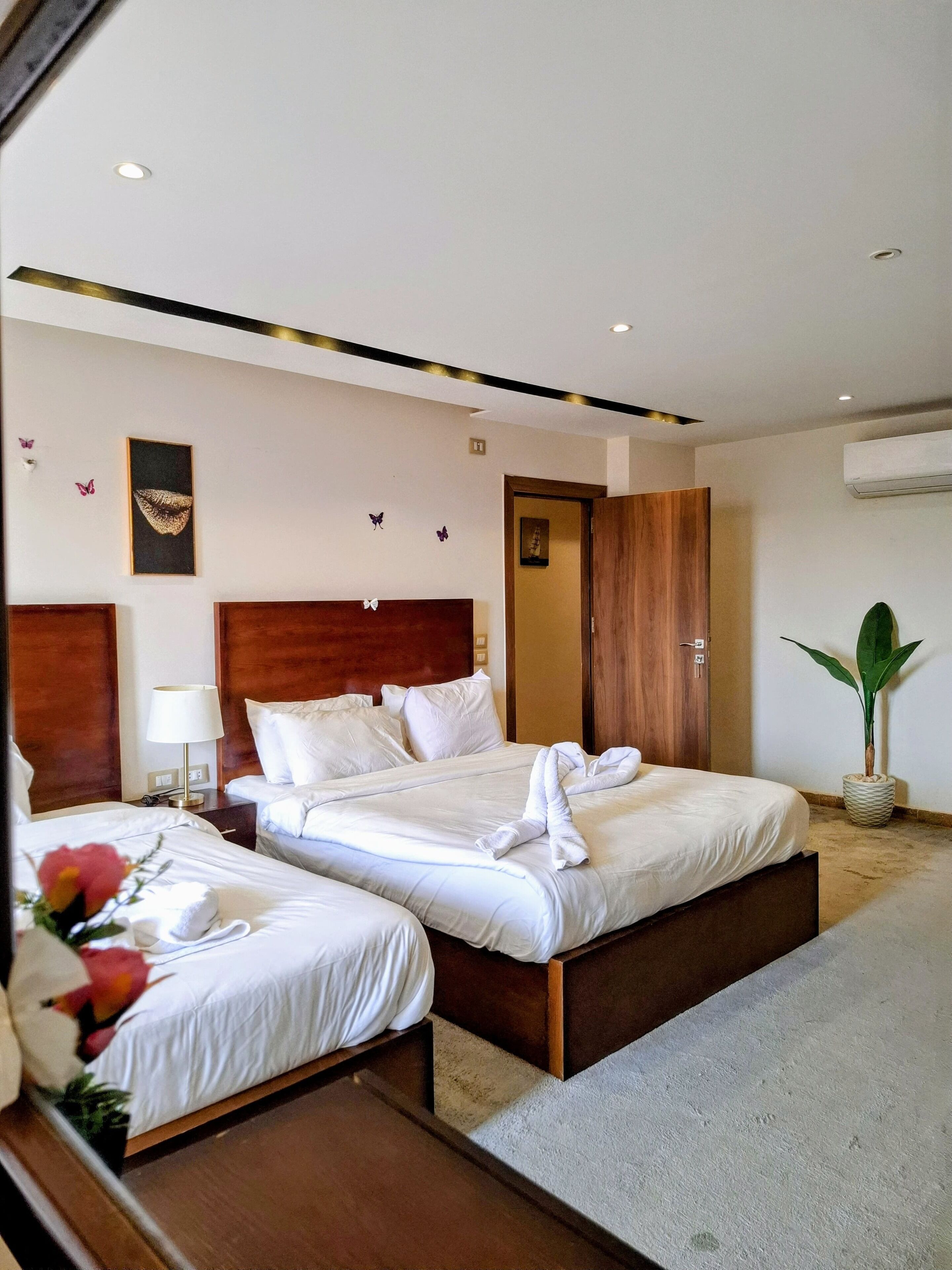 Photo - Topaz pyramids view