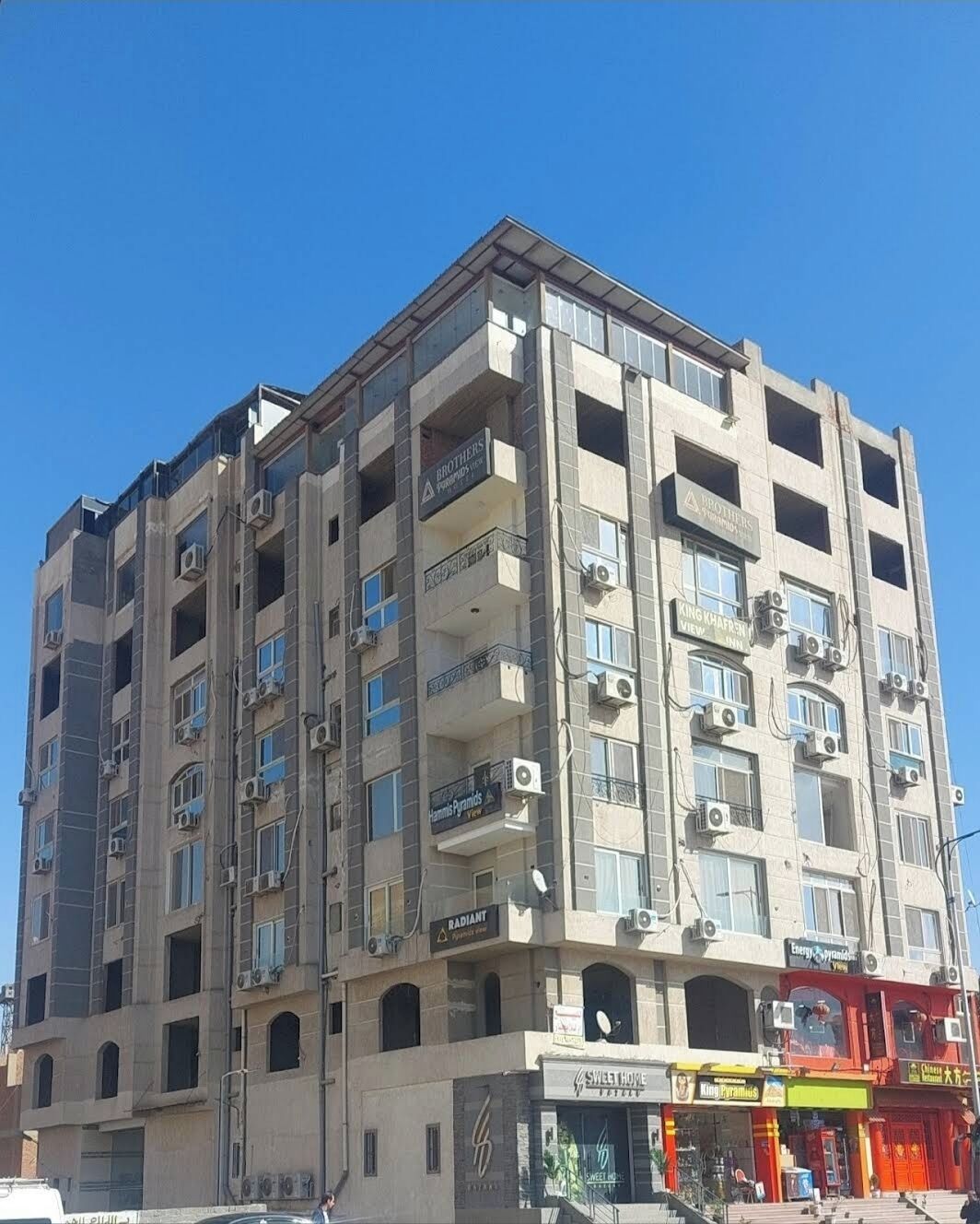 Photo - Topaz pyramids view