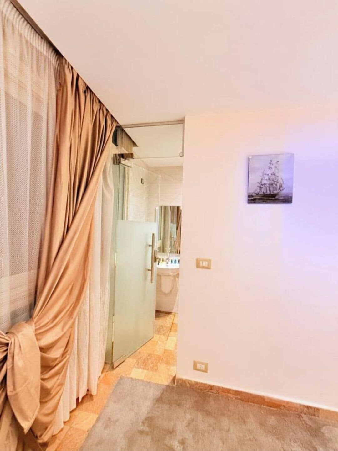 Photo - Topaz pyramids view