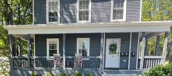 New England Charm & Easy City Access Charming Apt in Leicester