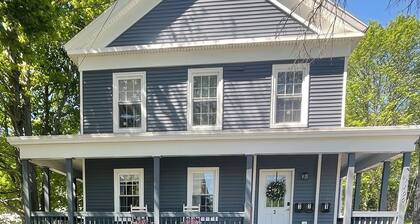 New England Charm & Easy City Access Charming Apt in Leicester