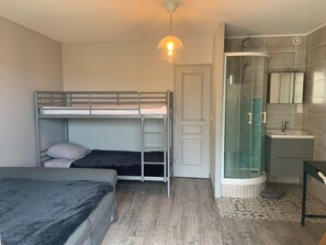 3 bedrooms, iron/ironing board, travel cot, WiFi